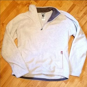Women’s North Face pull over